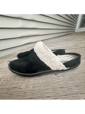 Sorel Black and Cream Slippers with Sleek Design